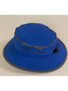 SunDay Brand Baby Beach Blue Hat Size 6-24 months Adjustable SPF 50 NWOT